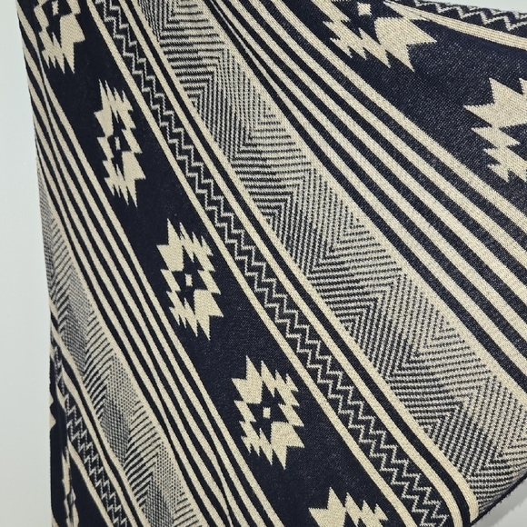 Forever 21 Blue and Cream Geometric Aztec Southwestern Design Knit Vest - Picture 3 of 7